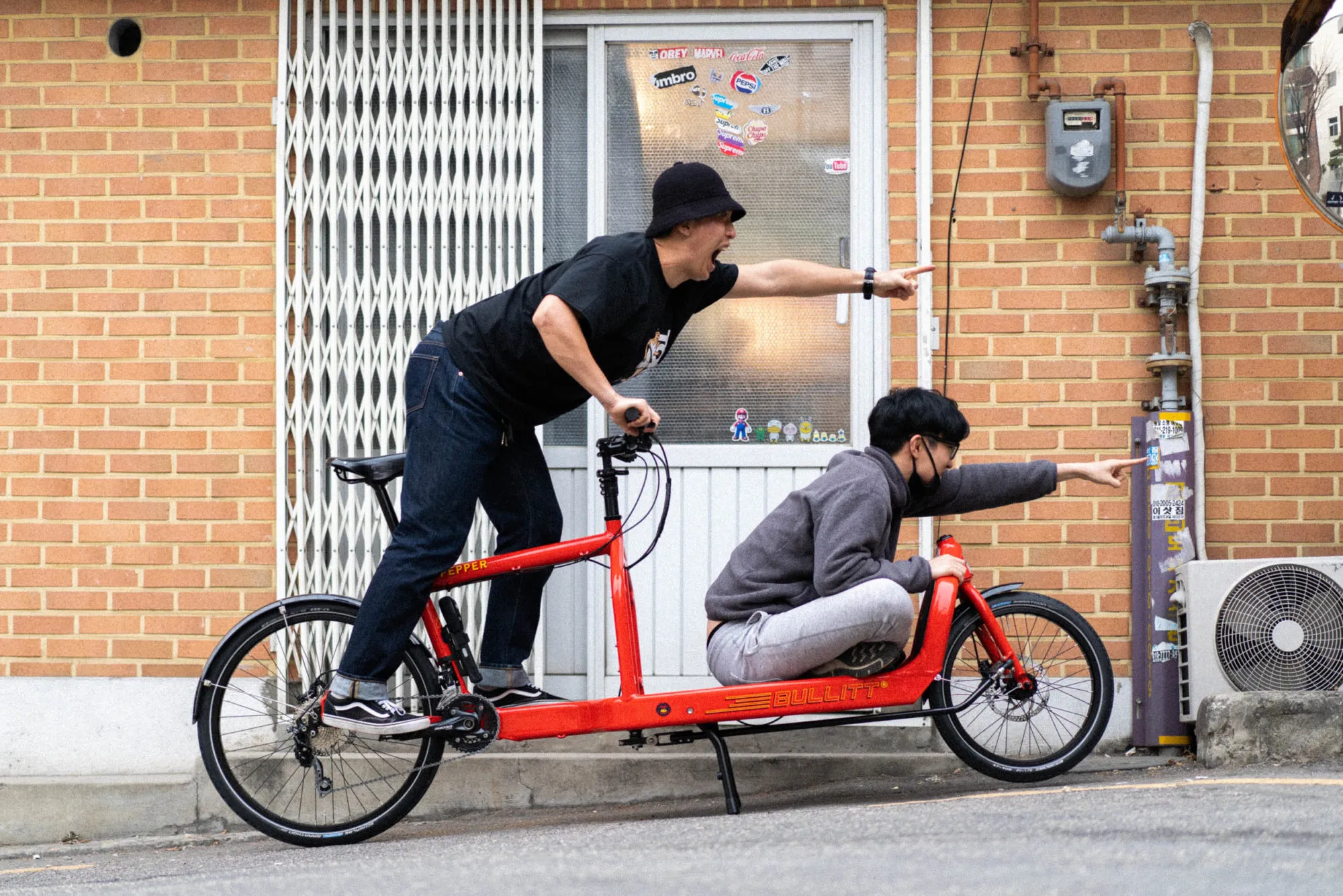 Larry vs Harry Bullitt cargo e-bike, three-quarter view in the shop